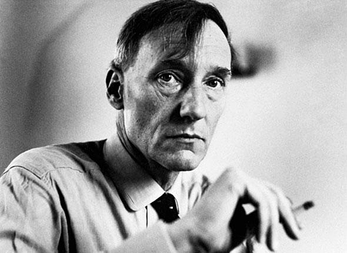 William Burroughs fume une clope